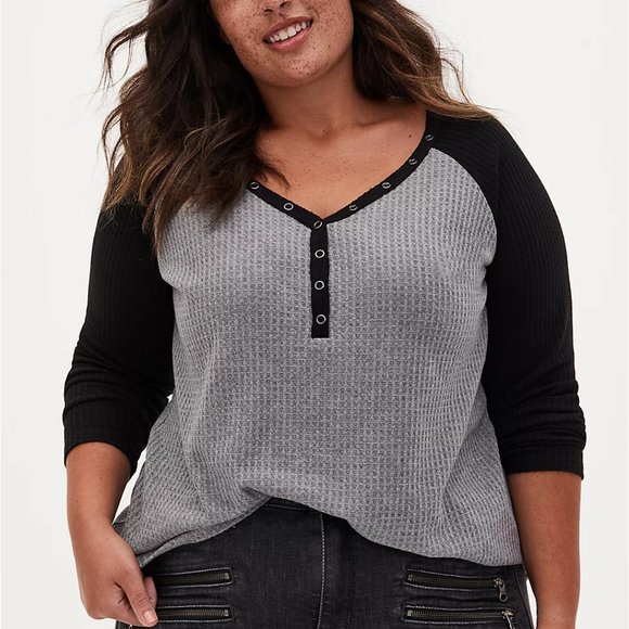 Torrid 2X 5X Top Tee Henley Waffle Knit Gray Black